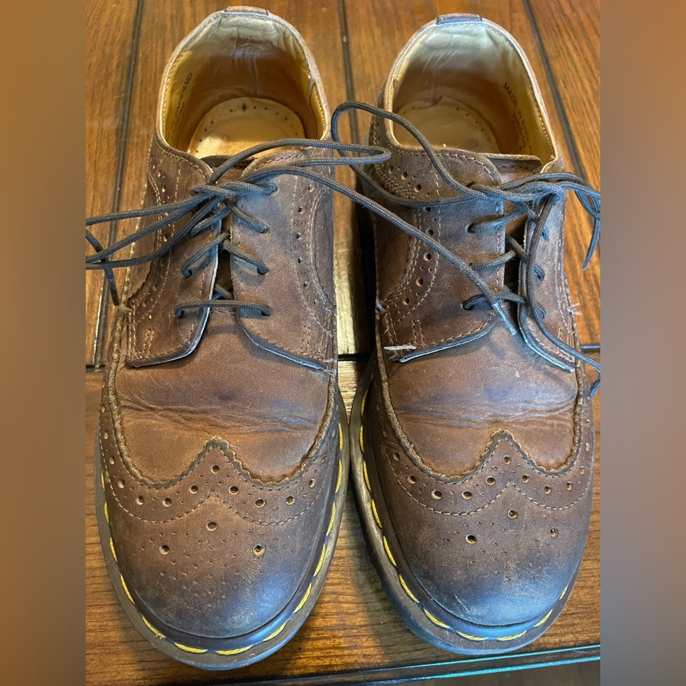 Vintage Doc Martins brown wing tip Men’s 4-Women’s 6.5/7
